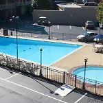 Crossroads Inn & Suites 